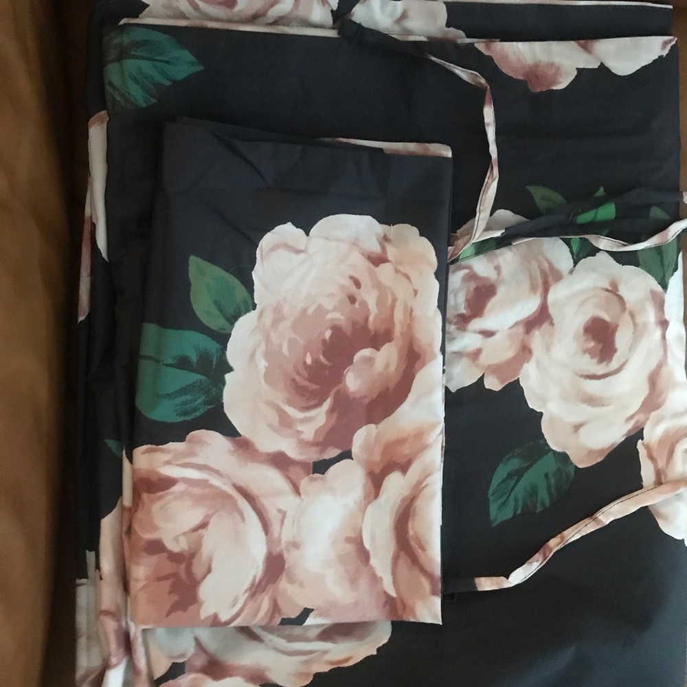 Pottery Barn twin Bed Or Roses